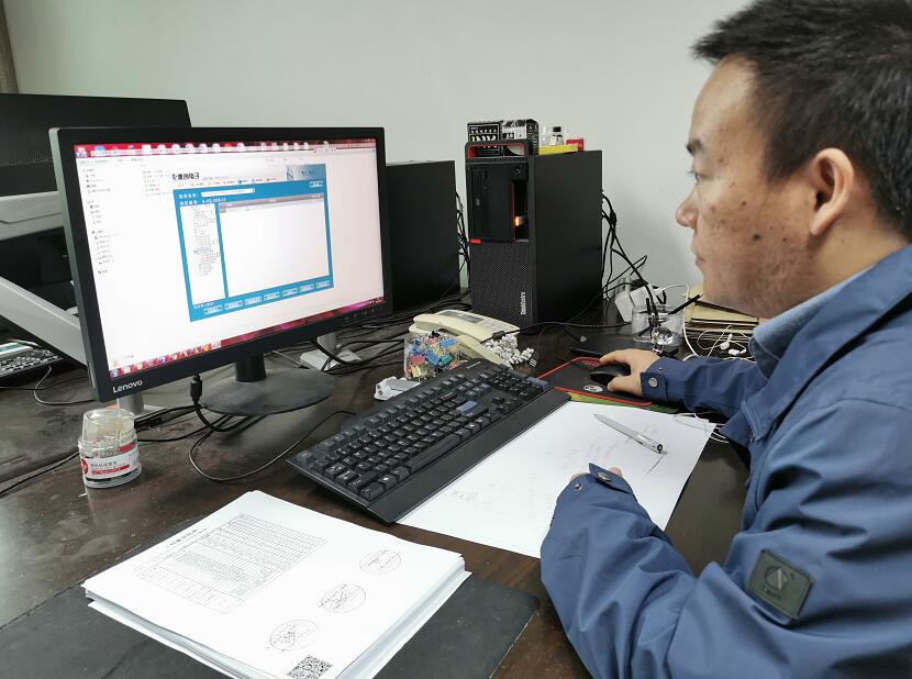 “穿搭”二維碼，浙江慈溪市供電公司工程檔案數(shù)字化，讓資料“動(dòng)”起來