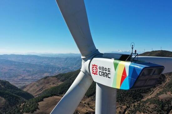 首臺國產陸上“箱變頂置”風電機組并網