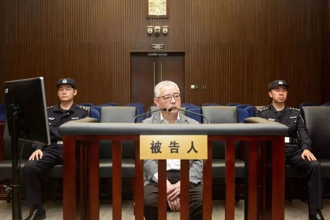被控受賄1.56億，原上海電氣集團股份有限公司總裁、董事長鄭建華受審
