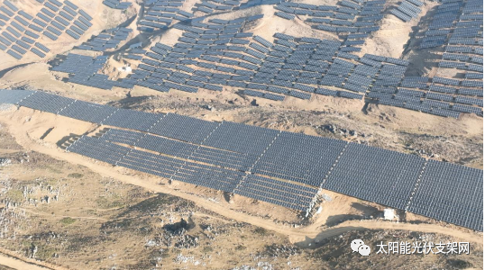 安泰科柔性太陽能光伏支架助力全國海拔最高、坡度最大光伏項目