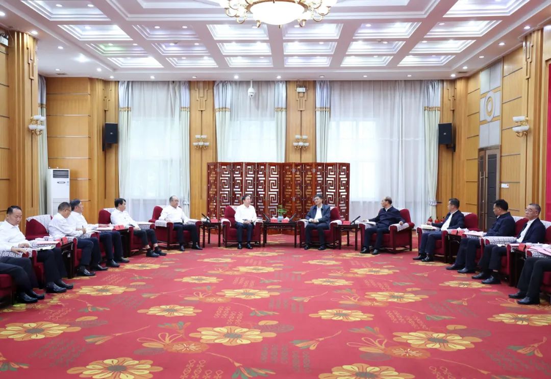 國家電網(wǎng)公司董事長、黨組書辛保安會見青海省委書記陳剛、省長吳曉軍、省政協(xié)主席公保扎西