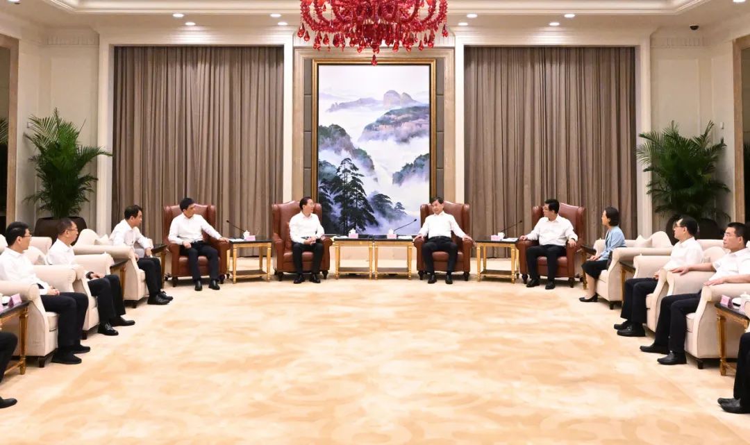 國家電網公司董事長、黨組書辛保安與福建省委書記周祖翼、省長趙龍會談