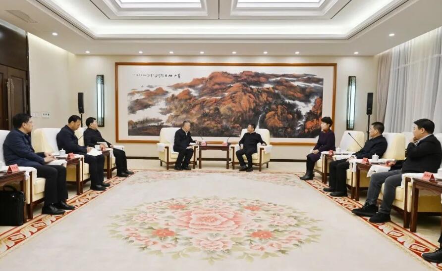 三峽集團(tuán)董事長(zhǎng)、黨組書記雷鳴山拜會(huì)內(nèi)蒙古自治區(qū)黨委書記孫紹騁、自治區(qū)主席王莉霞