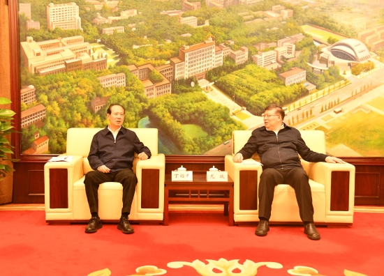 中國(guó)電建黨委書記、董事長(zhǎng)丁焰章與華中科技大學(xué)校長(zhǎng)尤政會(huì)談