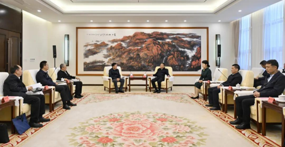 國家電投董事長劉明勝、總經理栗寶卿拜會內蒙古自治區黨委書記孫紹騁、自治區主席王莉霞