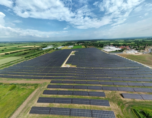 塞爾維亞在建裝機容量最大光伏電站并網發電