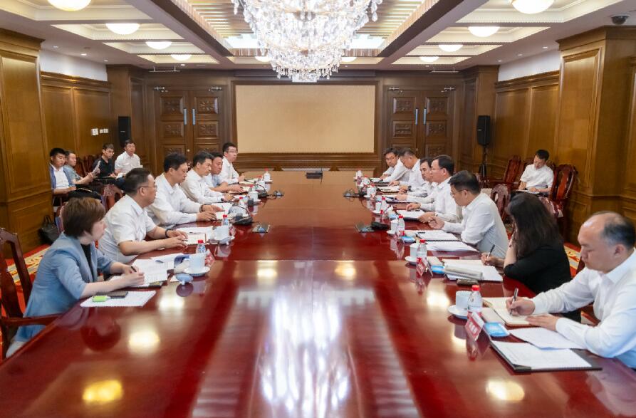 大唐集團總經理、黨組副書記張傳江與阜新市委書記胡濤、市長周鵬舉會談