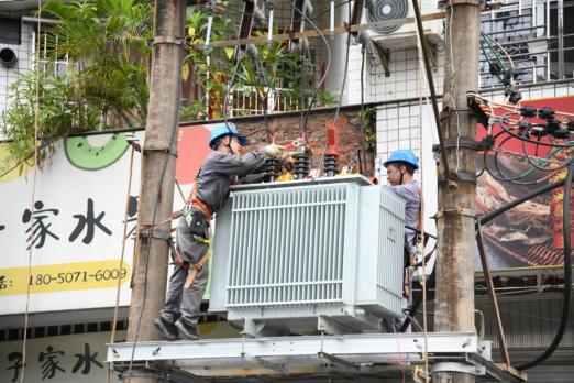 國網云霄縣供電公司迎戰夏季用電高峰 守護萬家“清涼”度夏