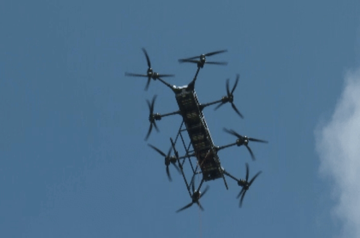 8軸16旋翼重載無人機在十堰上崗，助力電網建設