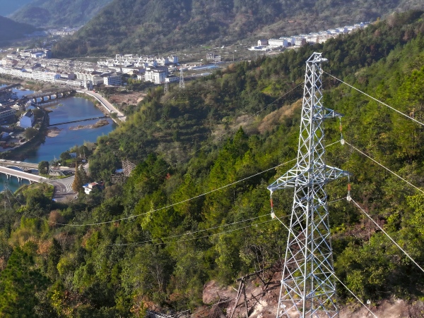 國網臺州市黃巖區供電公司：電網優化再提升 迎峰度冬保穩供